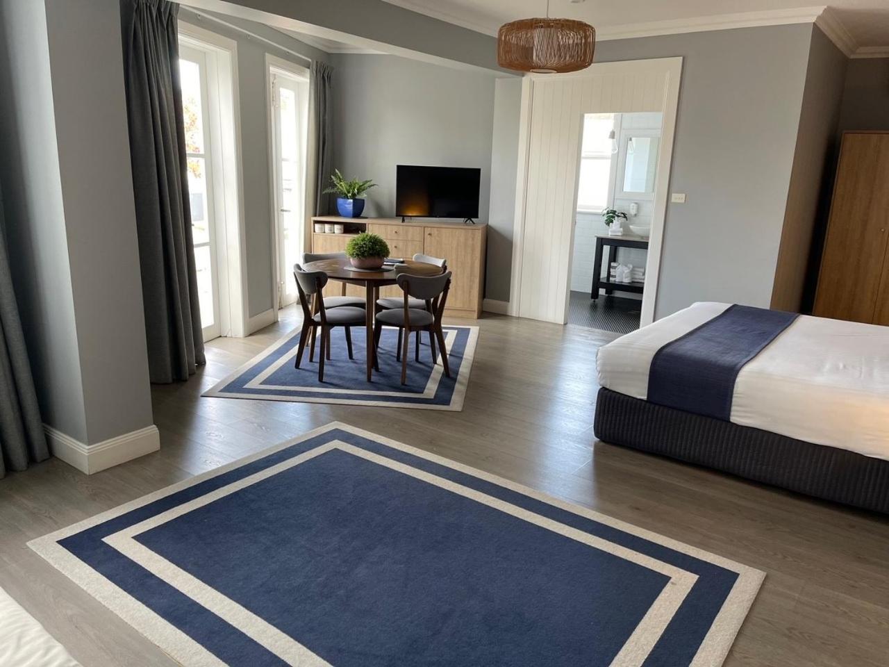 נלסון ביי Seabreeze Hotel מראה חיצוני תמונה