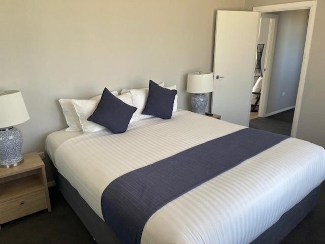 נלסון ביי Seabreeze Hotel מראה חיצוני תמונה